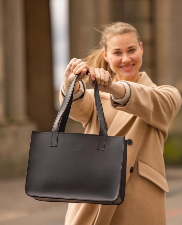 Helensaxon.shop2e826094b9 1