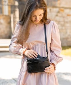 Helensaxon.shop37e3b7b6f3 1