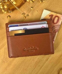 Helensaxon.shop5c210f2b62 1