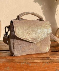 Helensaxon.shop5f928b1e88 1