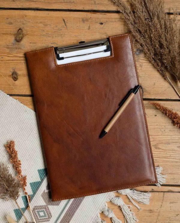 Helensaxon.shop8fb7342974 1