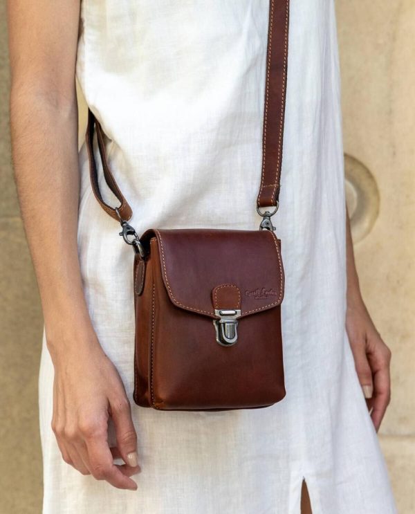 Helensaxon.shopb8c1f45132 1