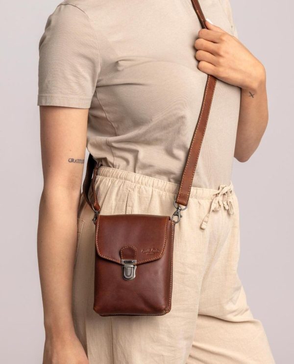 Helensaxon.shopb8c1f45132 5