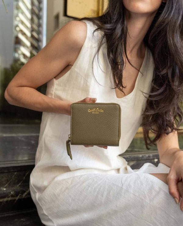 Helensaxon.shopd6fa25c2f8 1