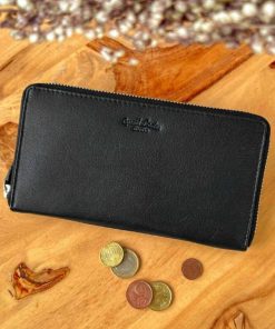 Helensaxon.shope37384d2e7 1